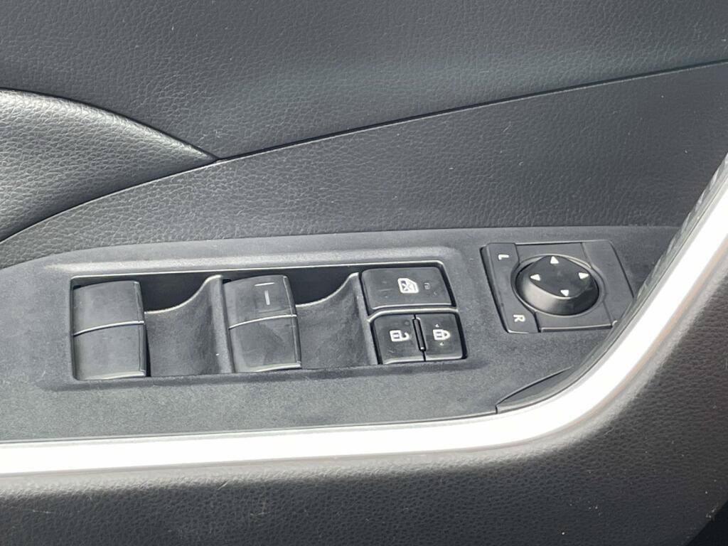 Used 2020 Toyota RAV4 LE AWD/4WD image 28
