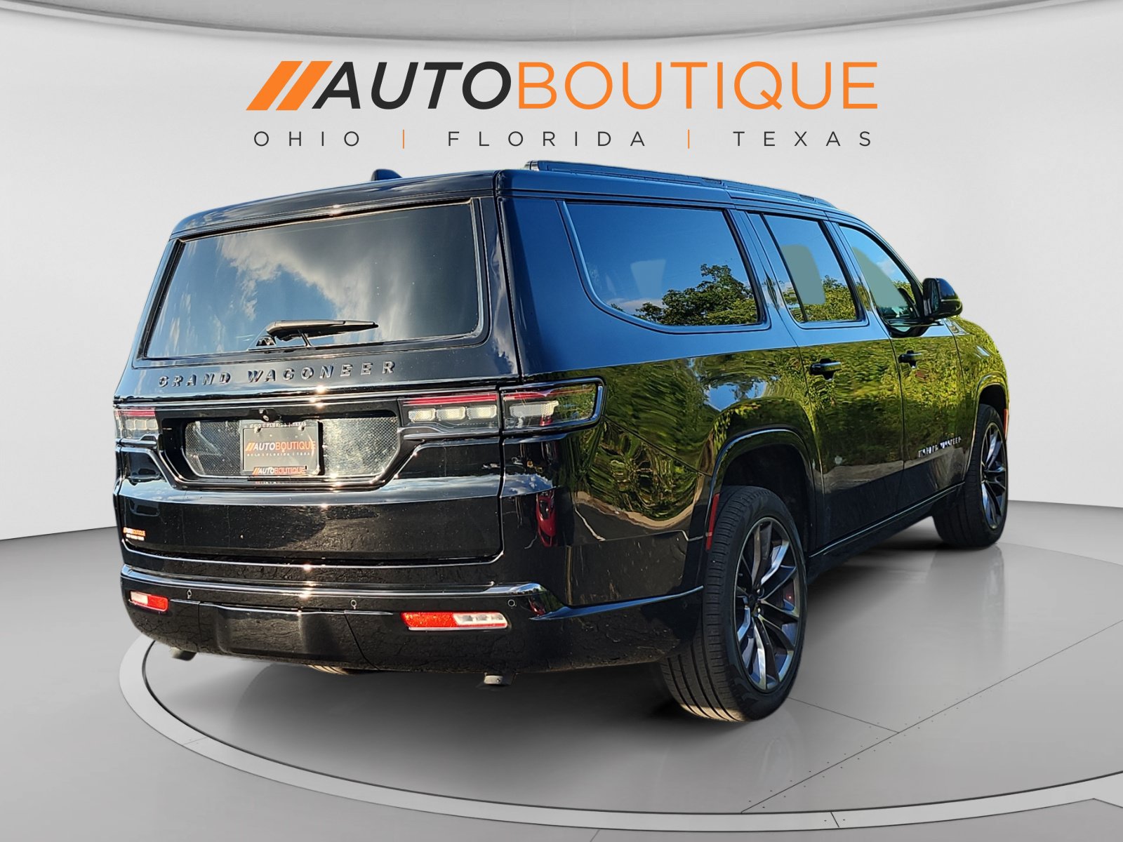 Used 2025 Jeep Grand Wagoneer L Series II Obsidian w/ Quick Order Packagew 28T AWD/4WD image 6