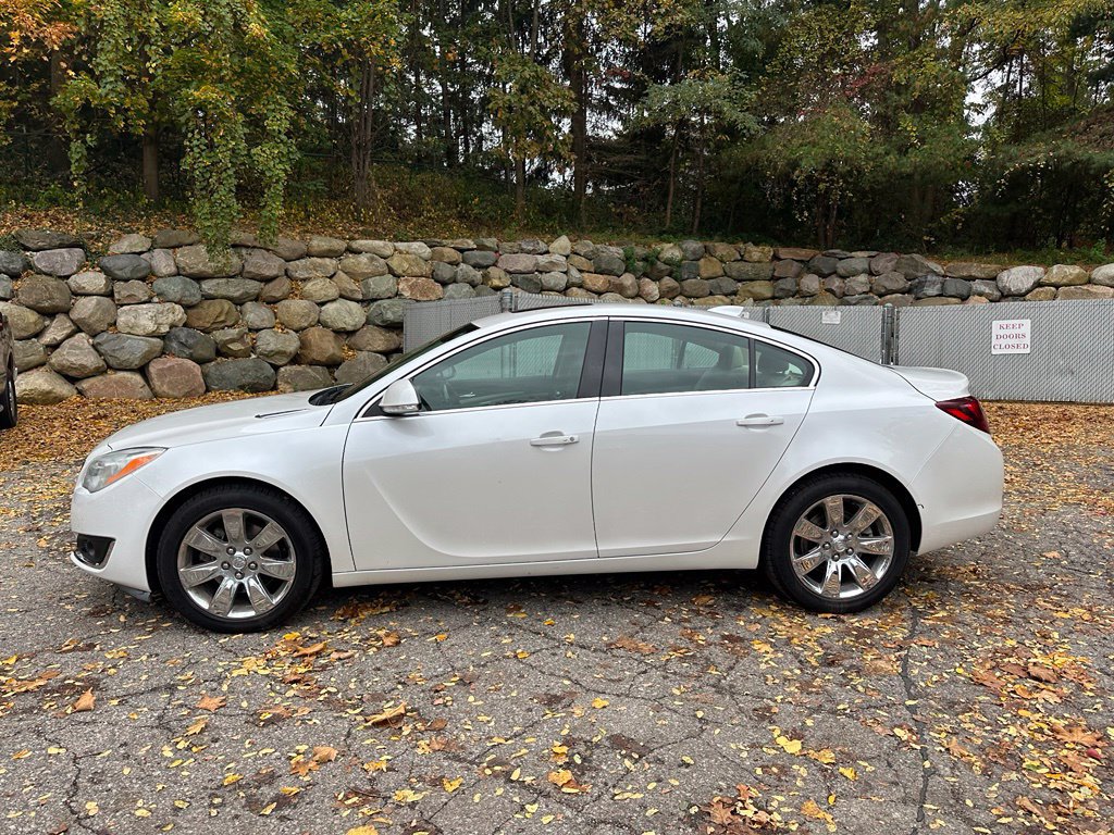 Used 2016 Buick Regal Premium w/ Experience Buick Package AWD/4WD image 2