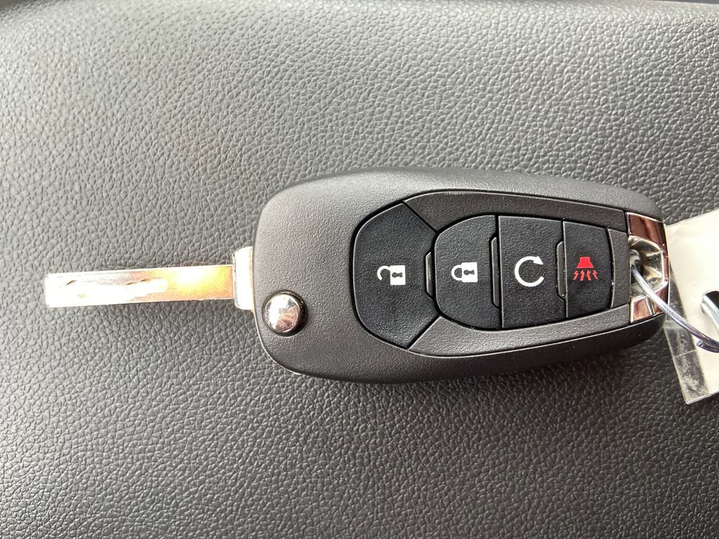 Used 2024 Chevrolet Trax RS w/ Sunroof Package image 34