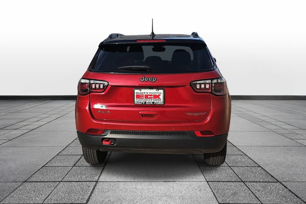 Used 2025 Jeep Compass Trailhawk AWD/4WD image 6