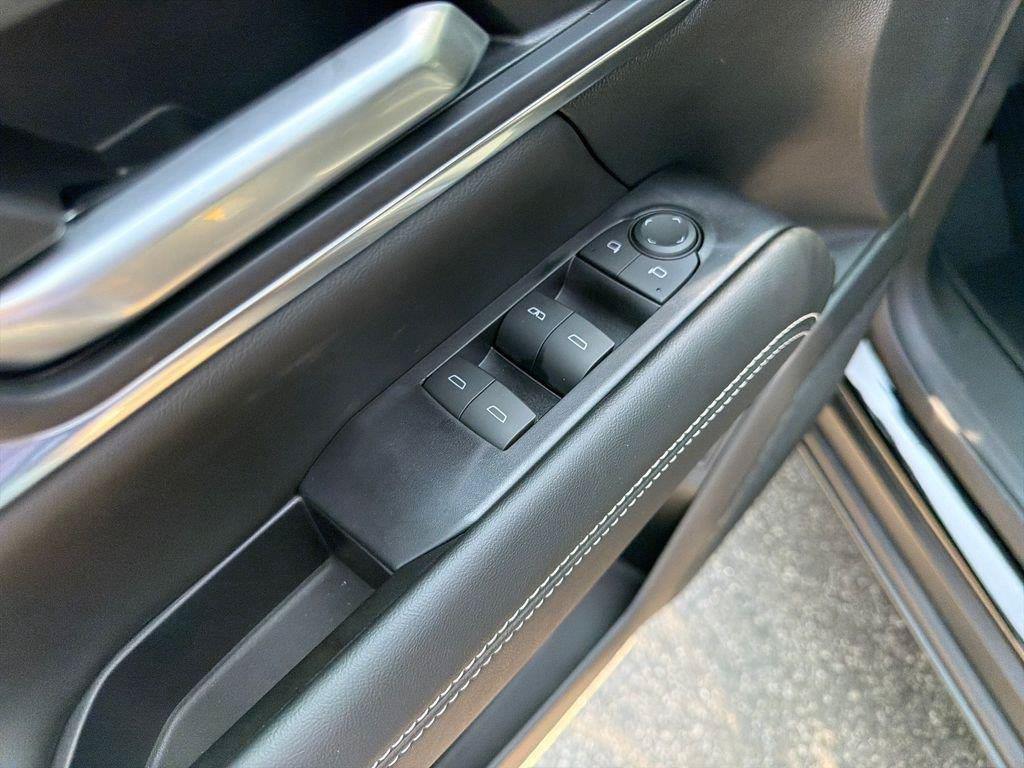 New 2027 GMC Terrain Elevation w/ Elevation Premium Package AWD/4WD image 13