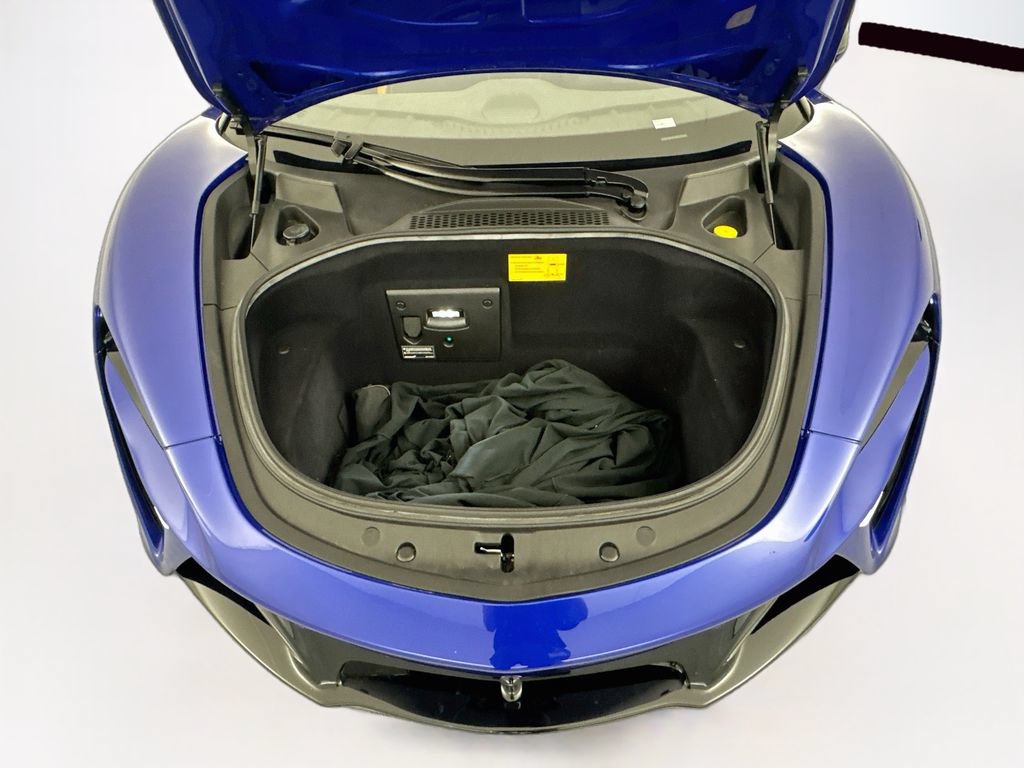 Used 2023 McLaren Artura RWD image 28