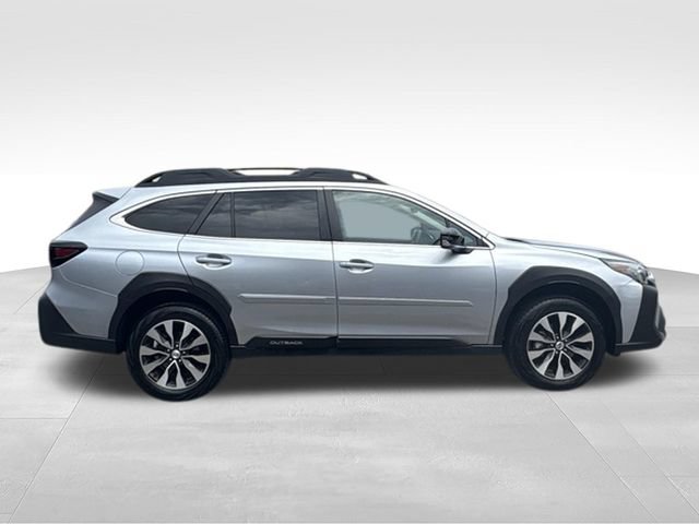 Used 2025 Subaru Outback Limited AWD/4WD image 8