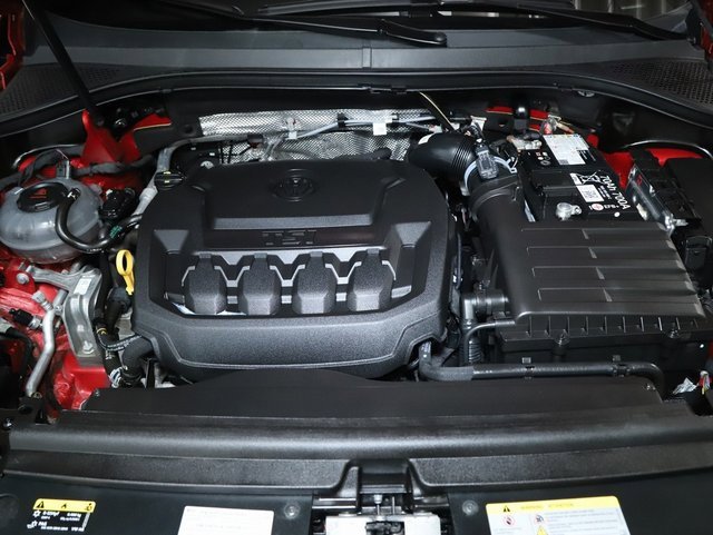 Used 2024 Volkswagen Tiguan SE R-Line image 37