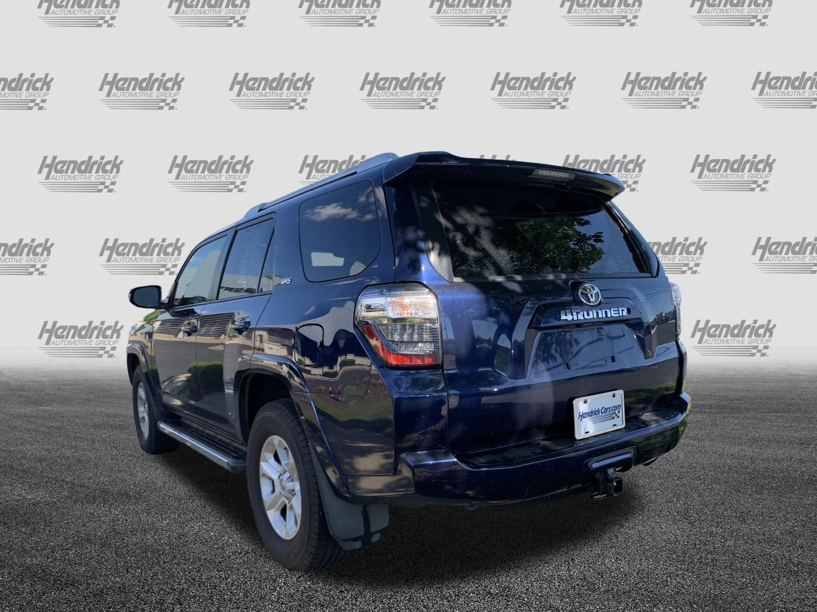 Used 2016 Toyota 4Runner SR5 AWD/4WD image 8