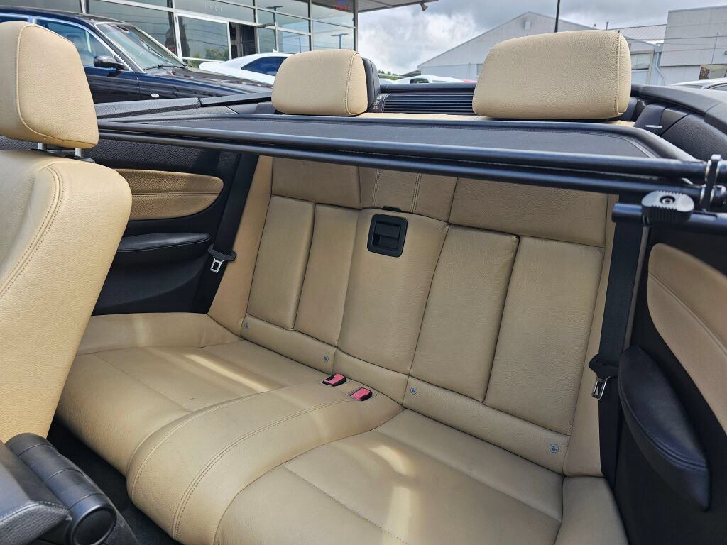 Used 2008 BMW 135i Convertible RWD image 19