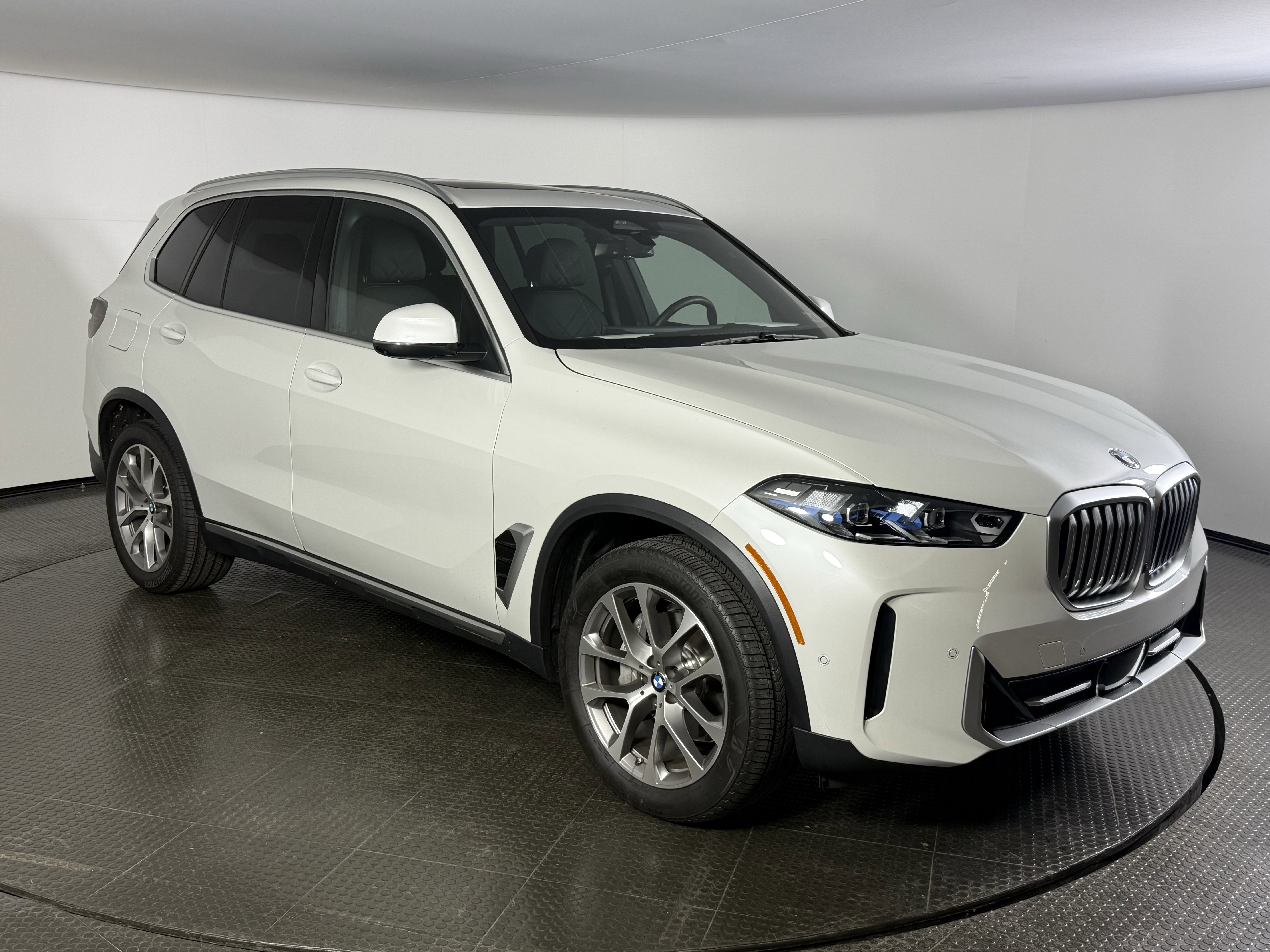 Certified 2025 BMW X5 xDrive40i image 3