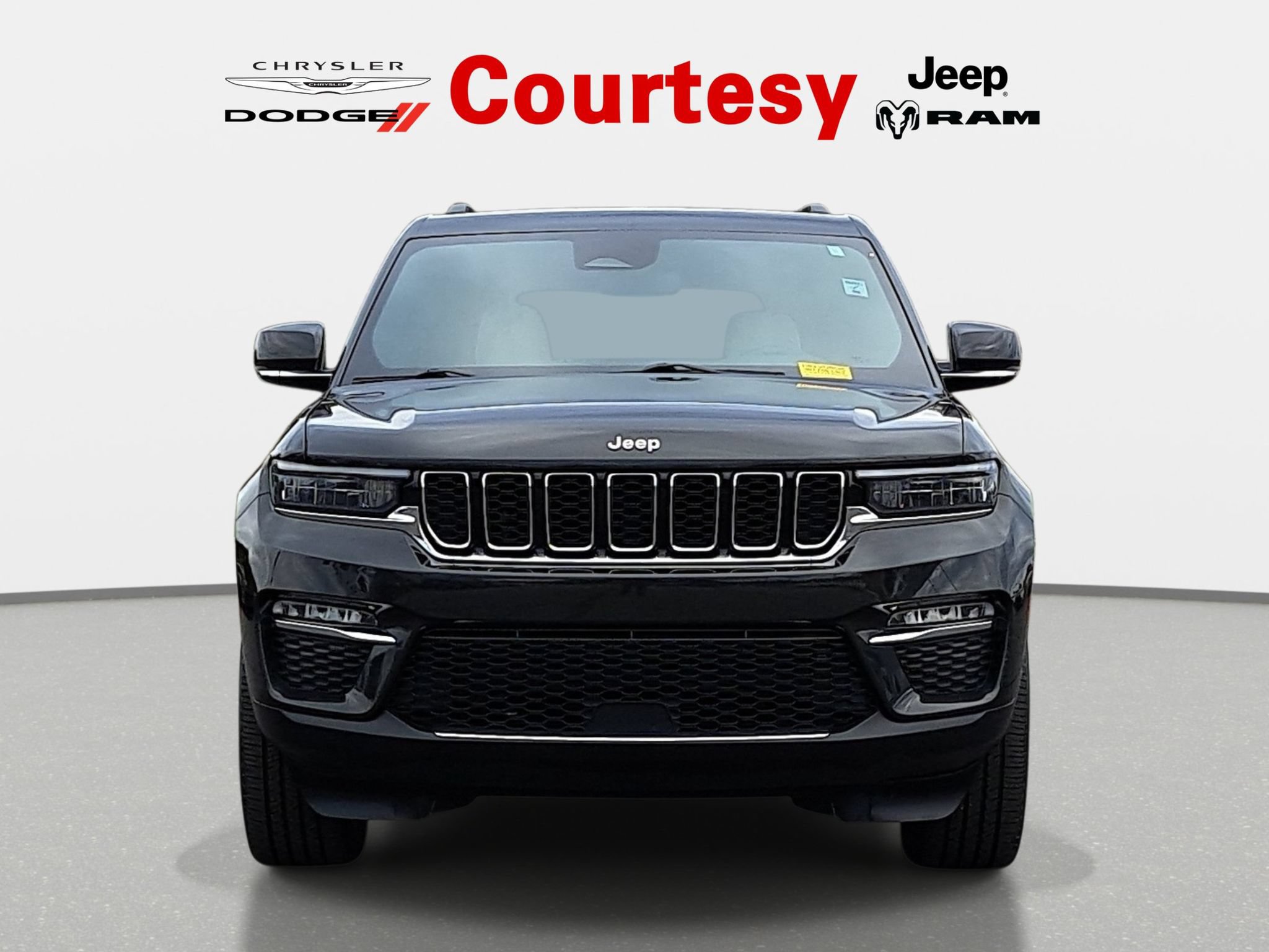 Certified 2025 Jeep Grand Cherokee Limited AWD/4WD image 9