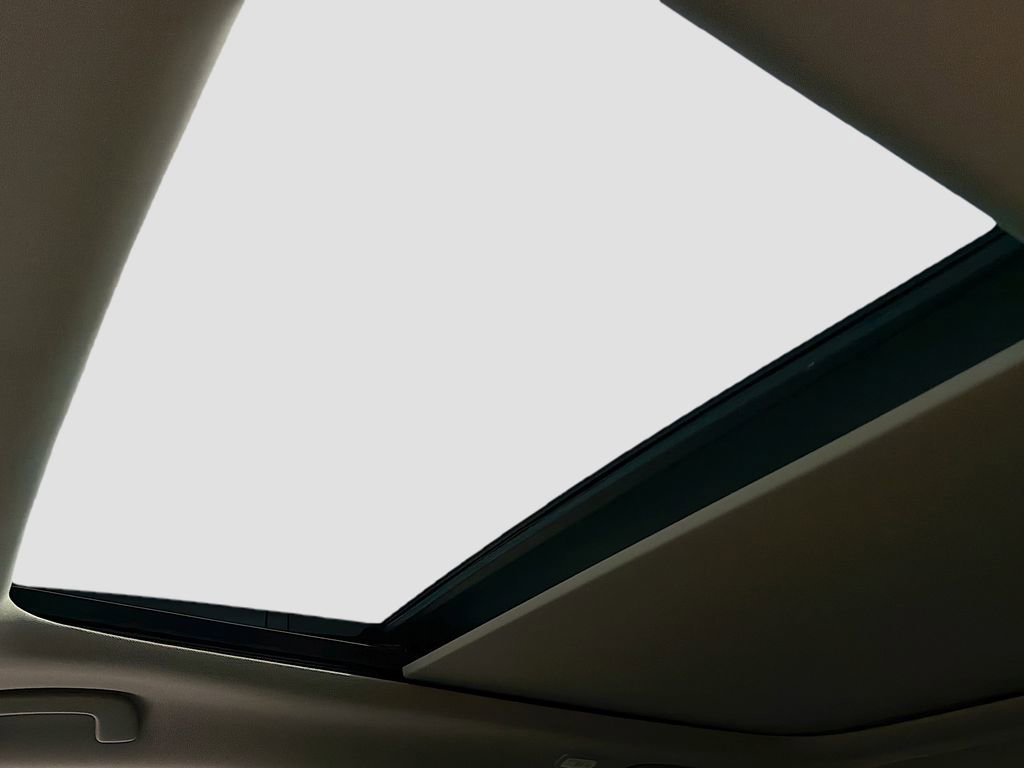 Used 2023 Honda Pilot Touring image 12