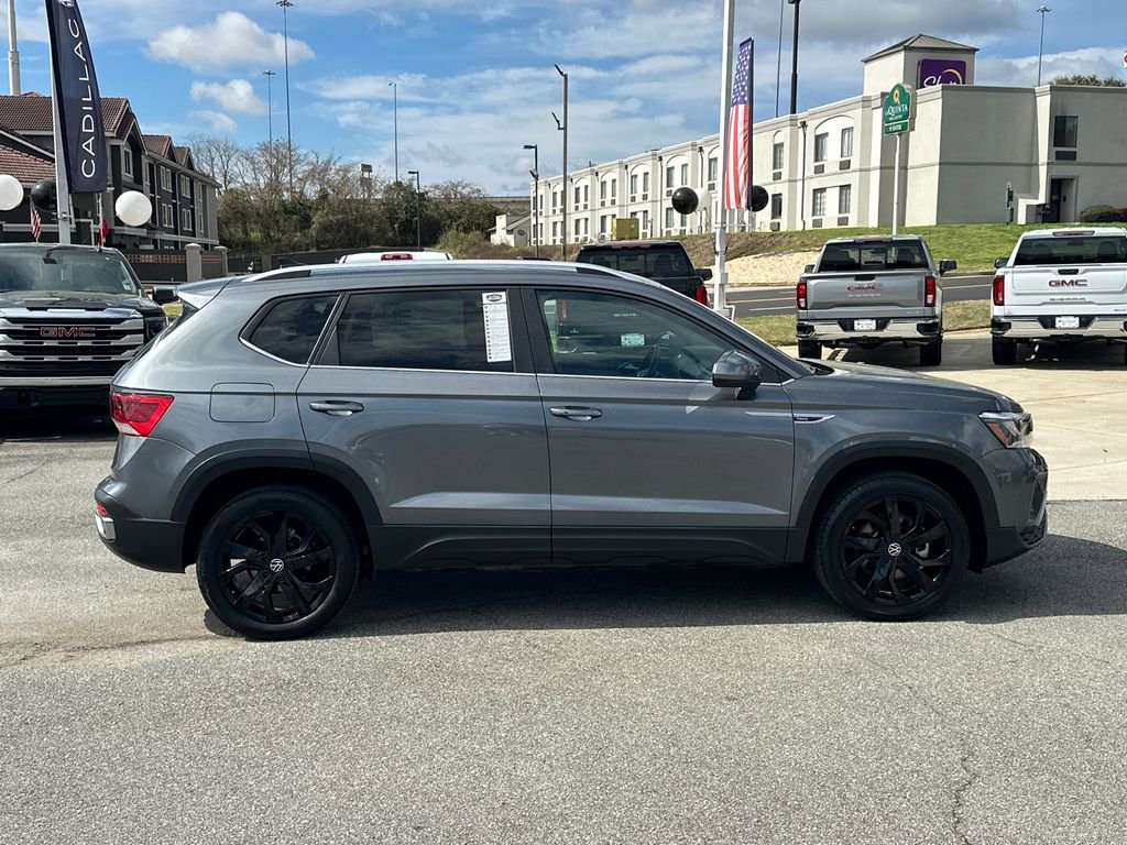 Used 2024 Volkswagen Taos SE image 8