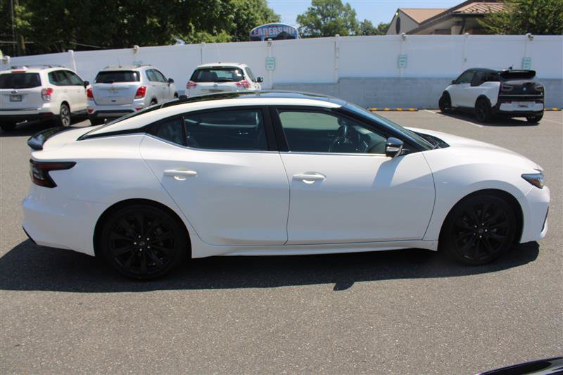 Used 2023 Nissan Maxima SR w/ Sport Mat Group FWD image 4