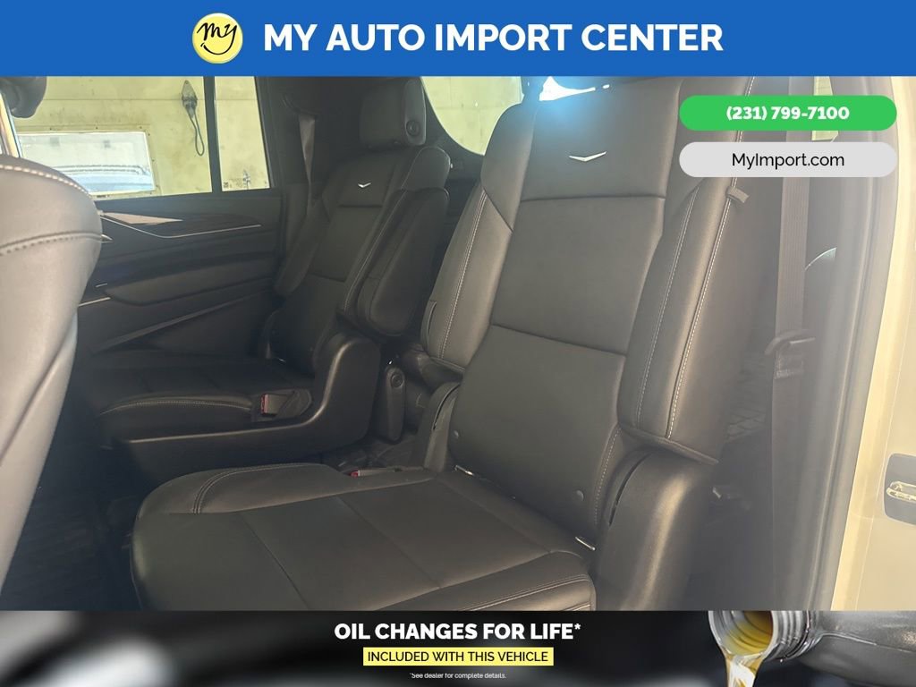 Used 2022 Cadillac Escalade ESV Luxury image 25