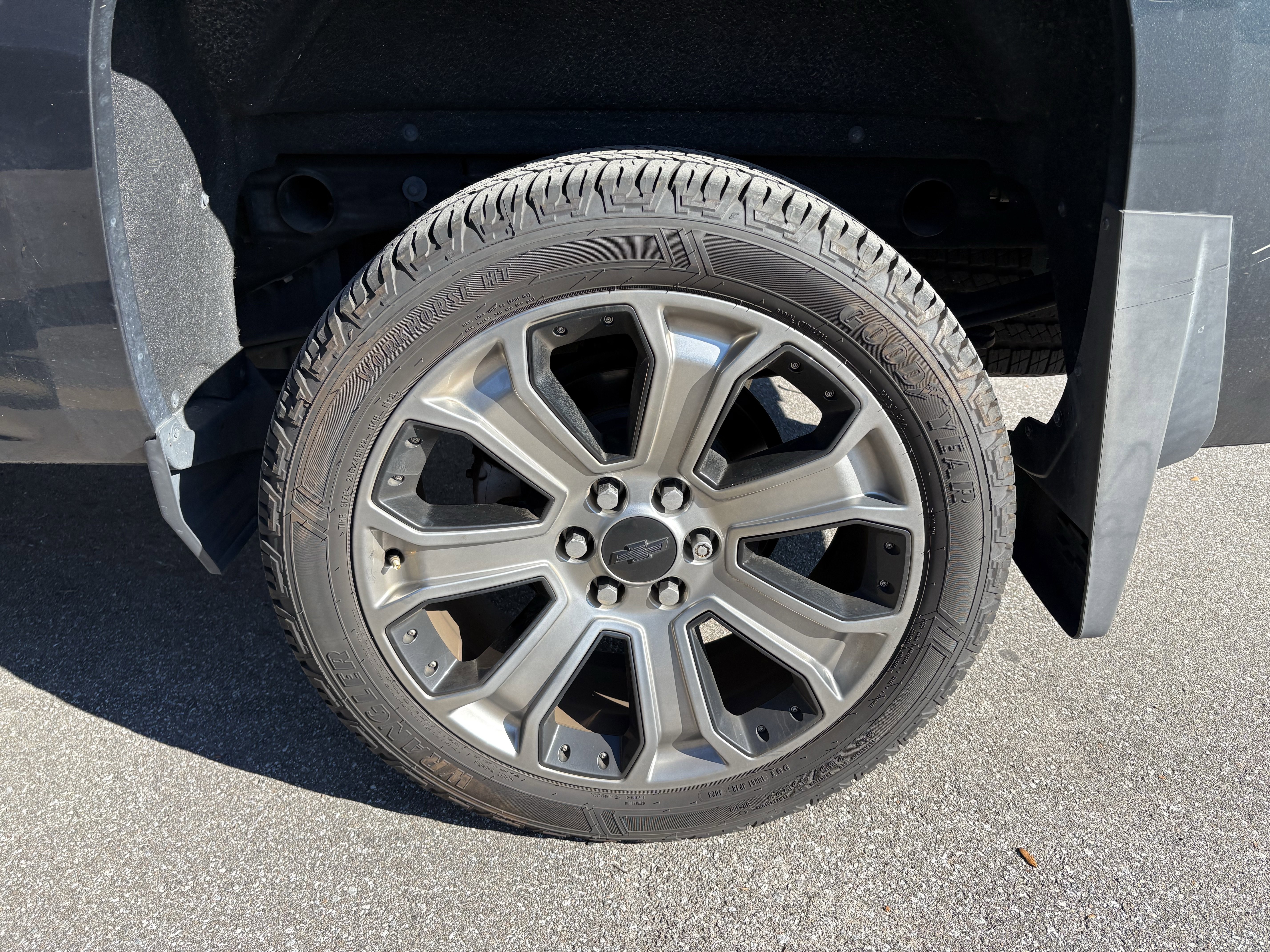 Used 2018 Chevrolet Silverado 1500 LTZ Z71 w/ LTZ Plus Package image 28