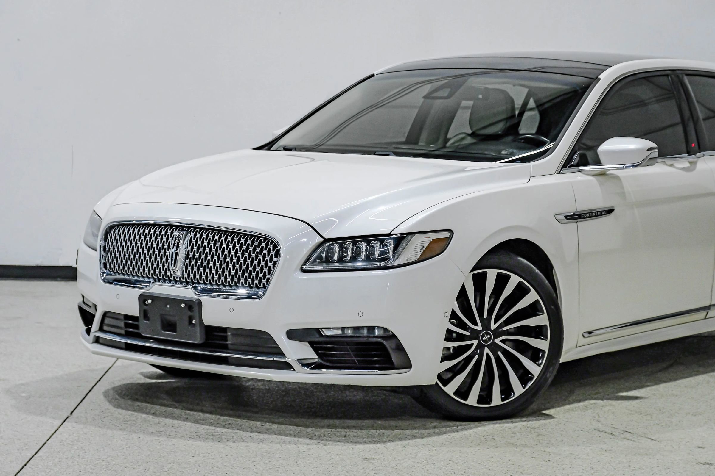 Used 2017 Lincoln Continental Black Label w/ Rear-seat Package AWD/4WD image 10