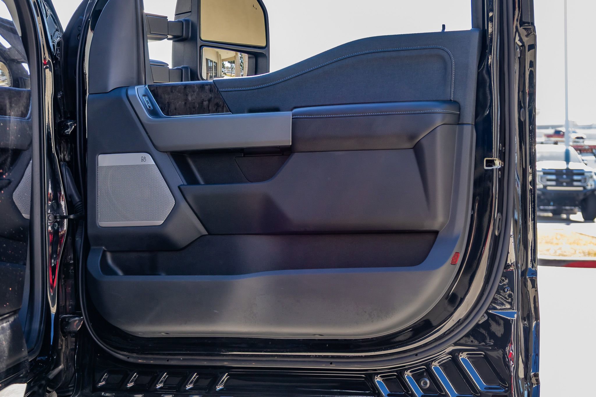 Used 2024 Ford F250 Lariat w/ Lariat Ultimate Package image 37