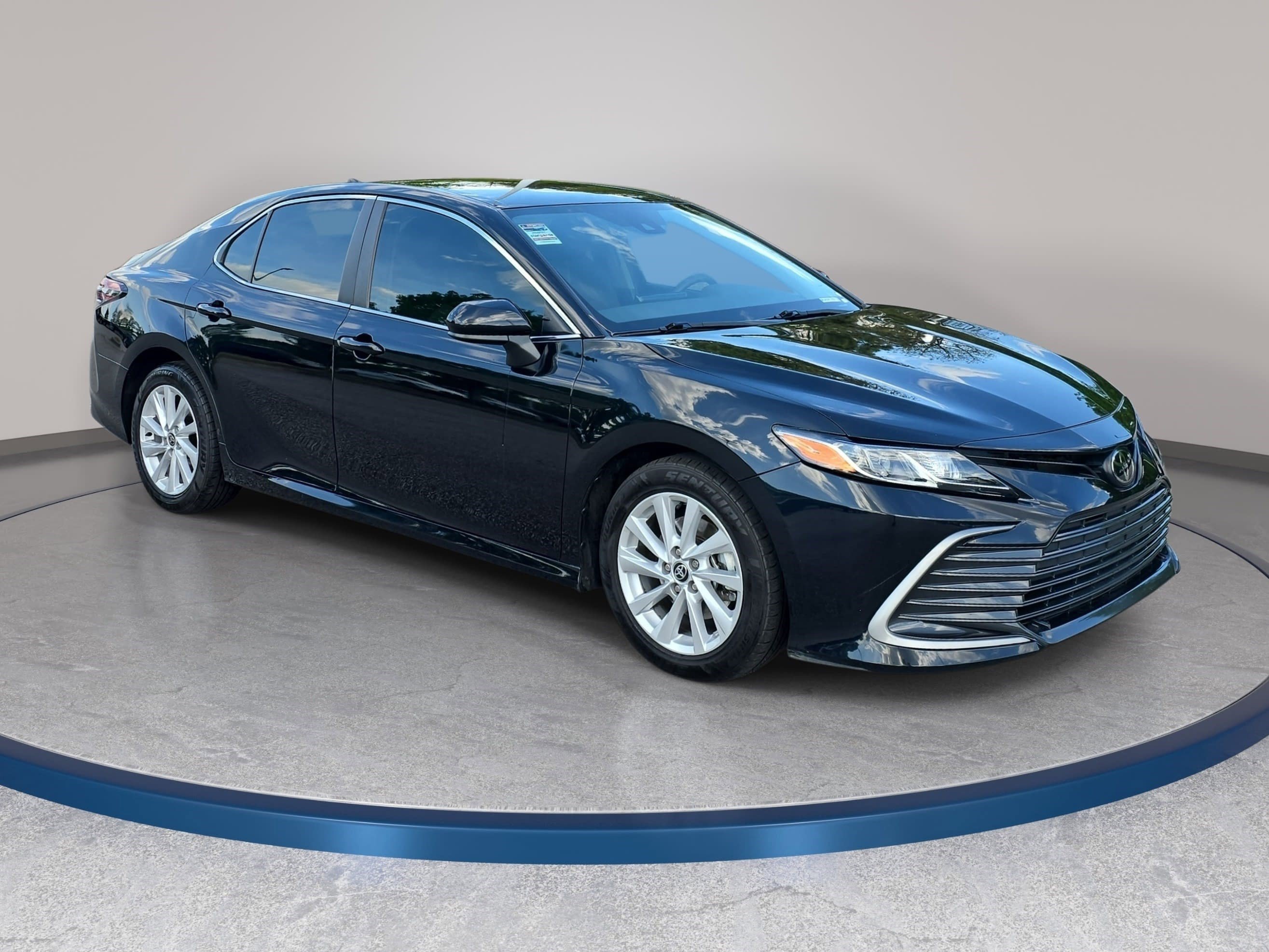 Used 2023 Toyota Camry LE FWD image 3