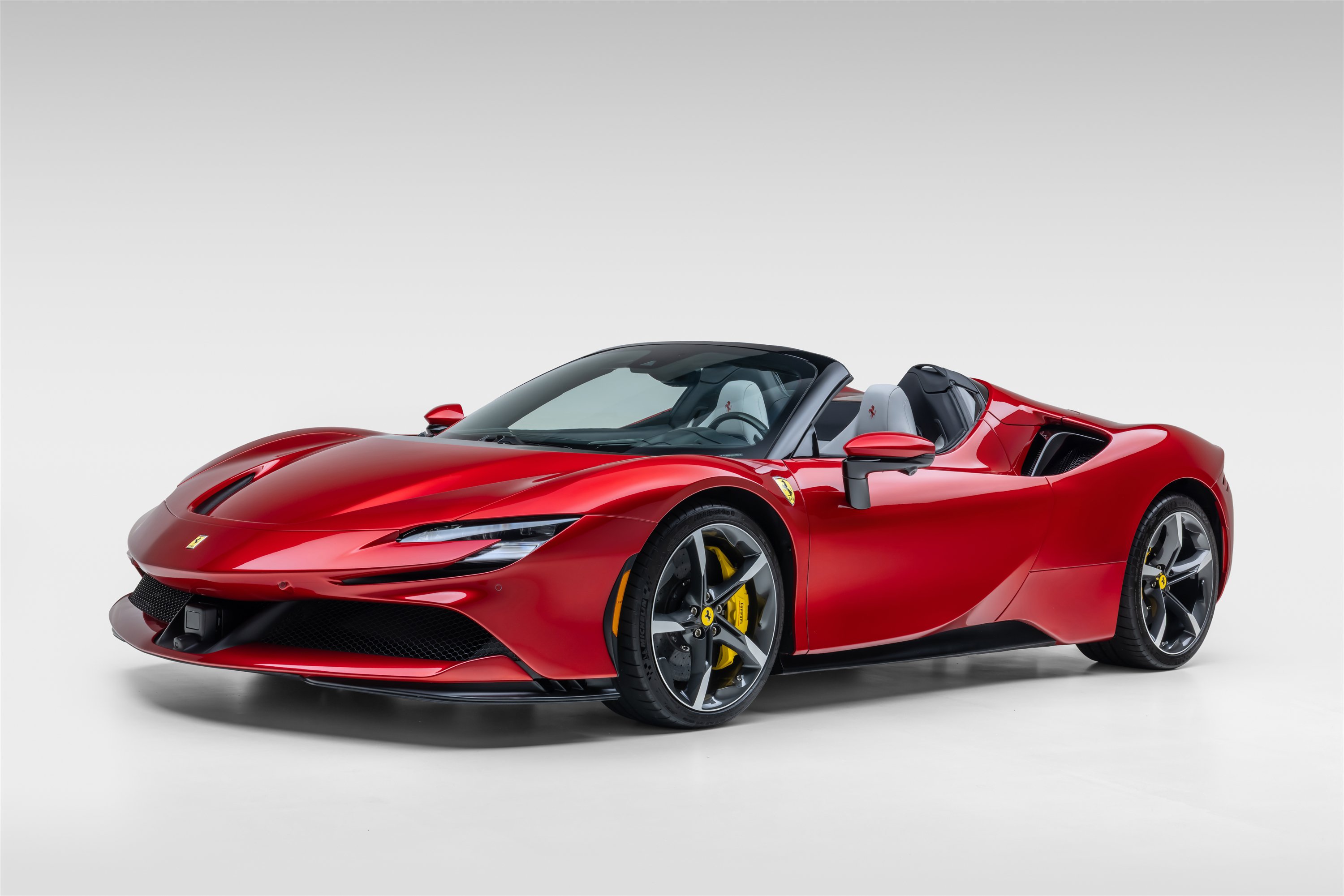 Certified 2025 Ferrari SF90 Spider AWD/4WD image 2