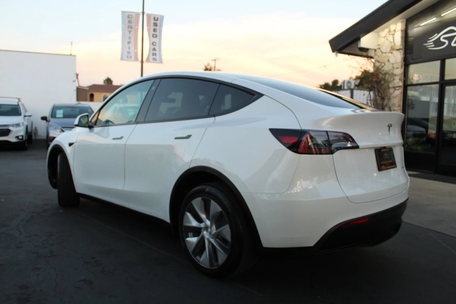 Used 2022 Tesla Model Y Long Range AWD/4WD image 3