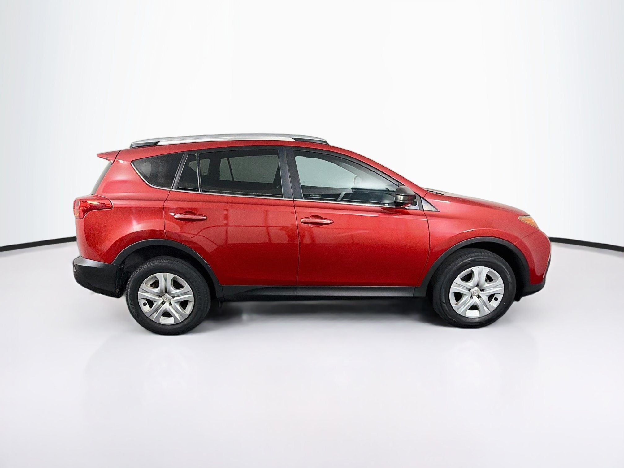 Used 2015 Toyota RAV4 LE FWD image 10