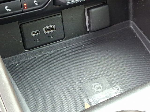 Used 2022 Chevrolet Suburban LT image 30