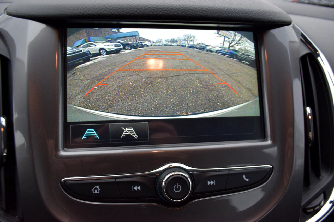 Used 2018 Chevrolet Cruze LT w/ Convenience Package image 17