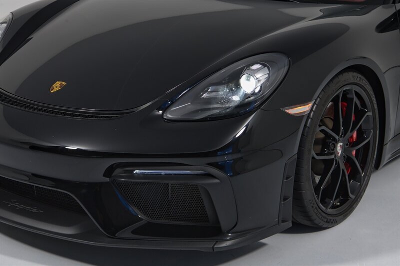 Used 2021 Porsche 718 Boxster Spyder RWD image 48