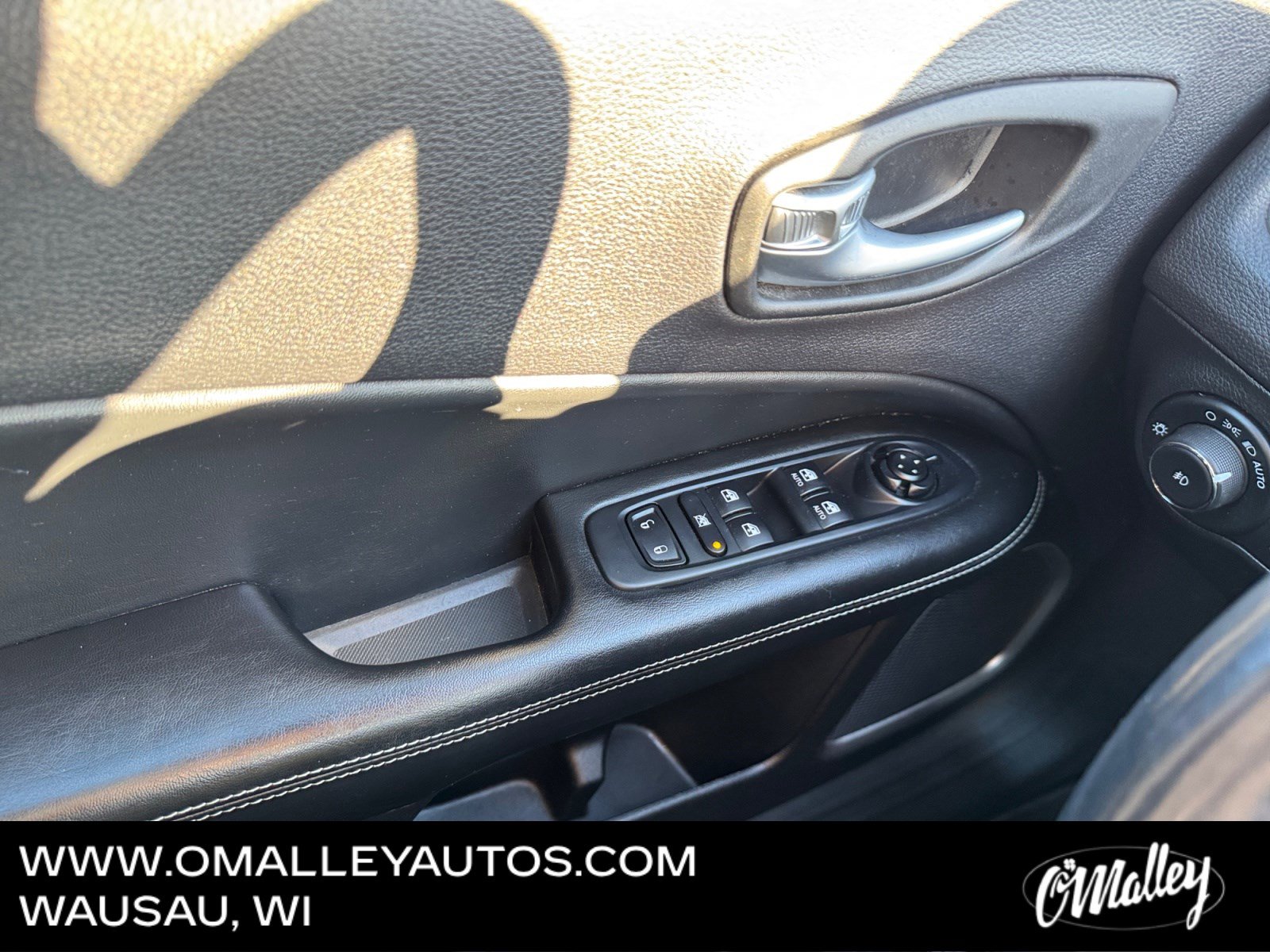 Used 2021 Jeep Compass Latitude w/ Driver Assistance Group image 19