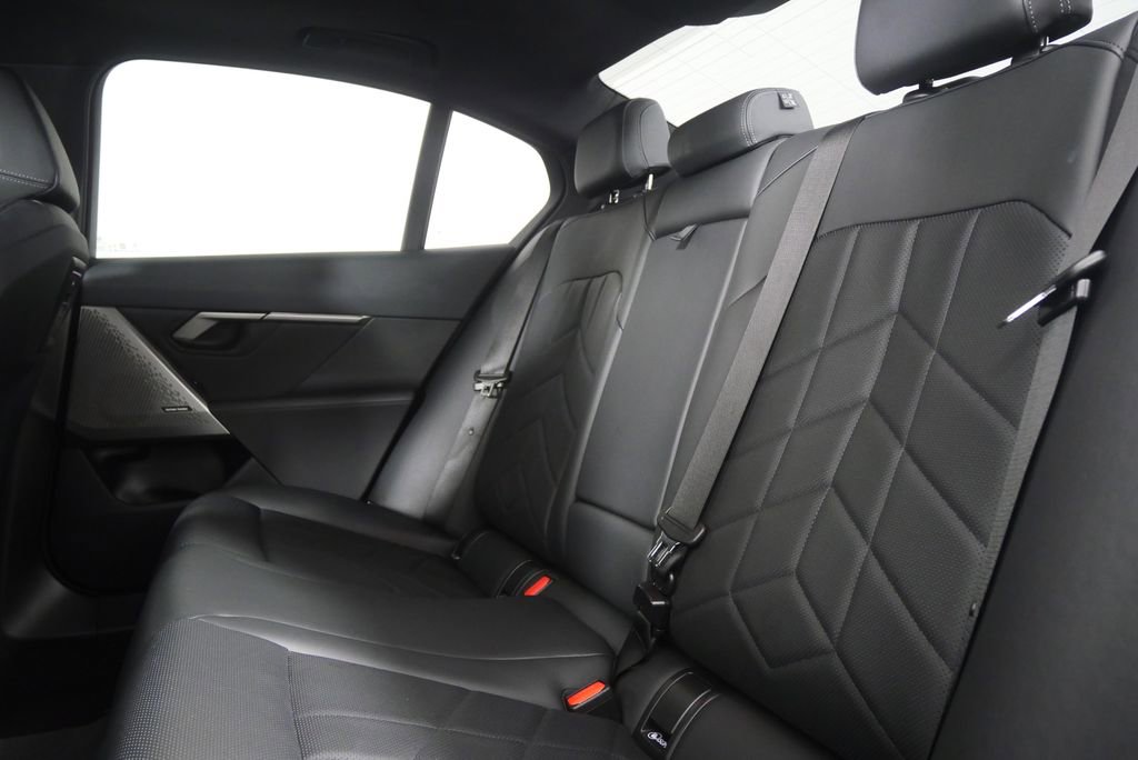 Used 2025 BMW 530i RWD image 11