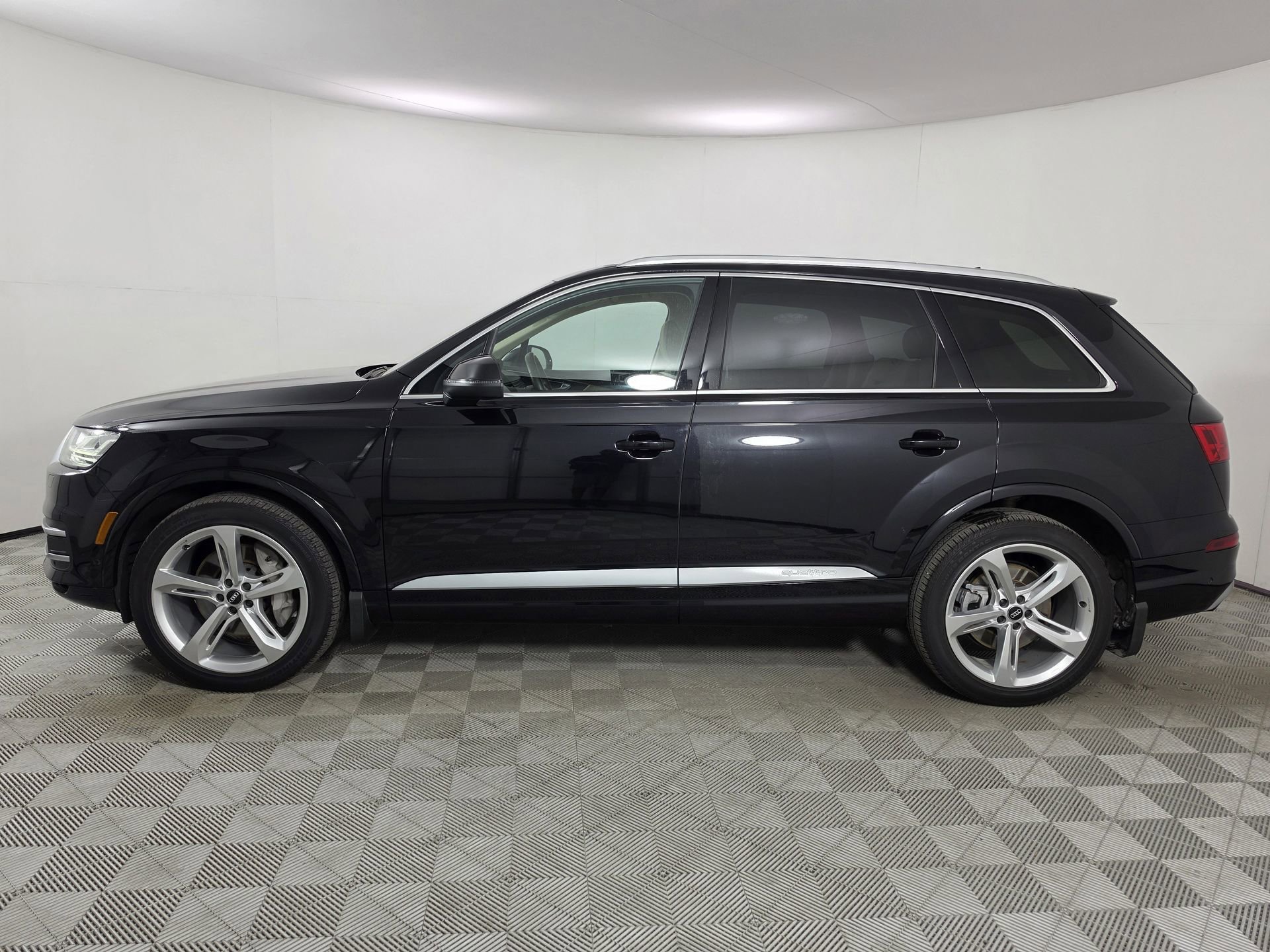 Used 2019 Audi Q7 3.0T Prestige w/ Prestige Package AWD/4WD image 4