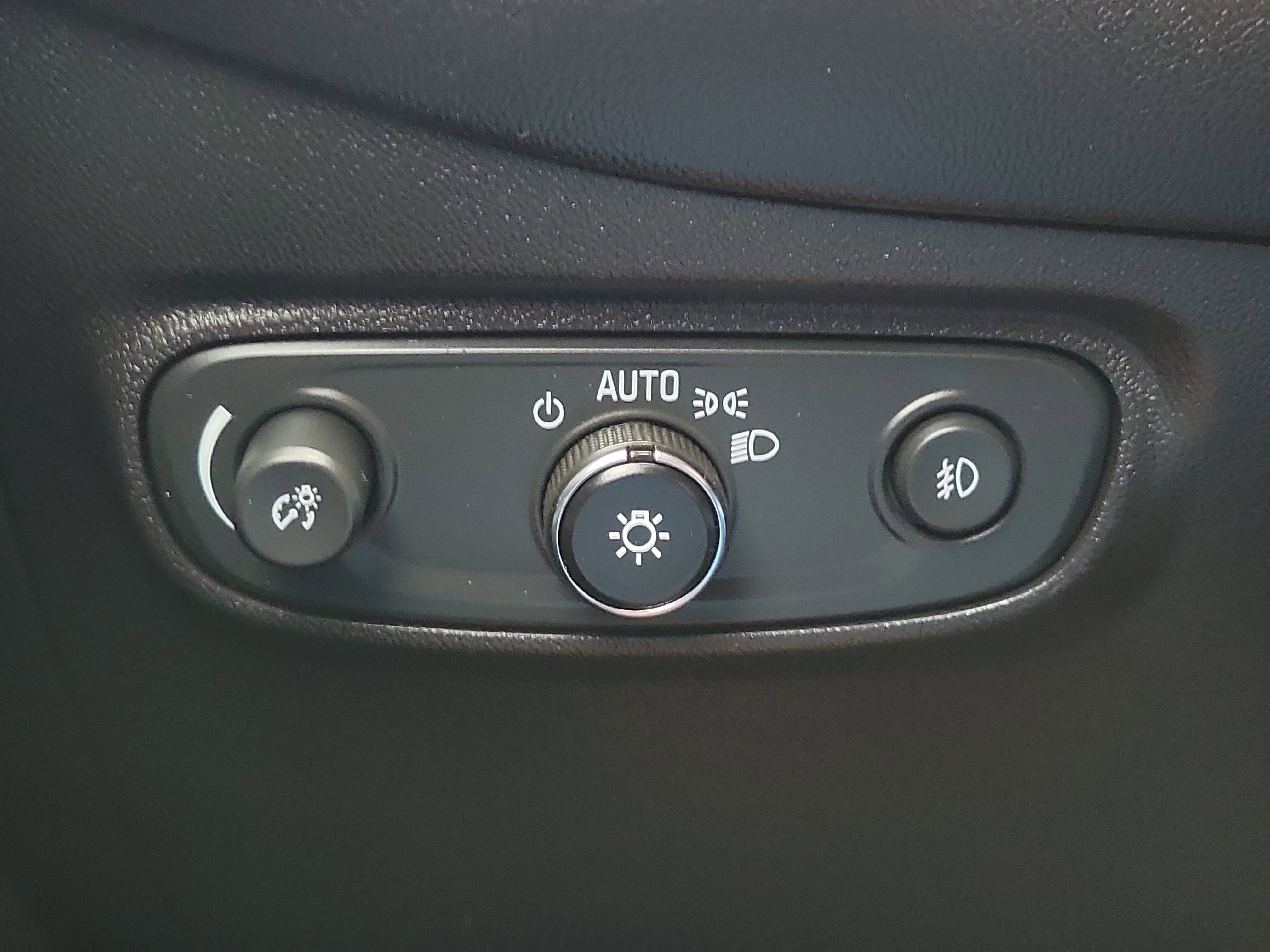 Used 2020 Chevrolet Equinox LT FWD image 25