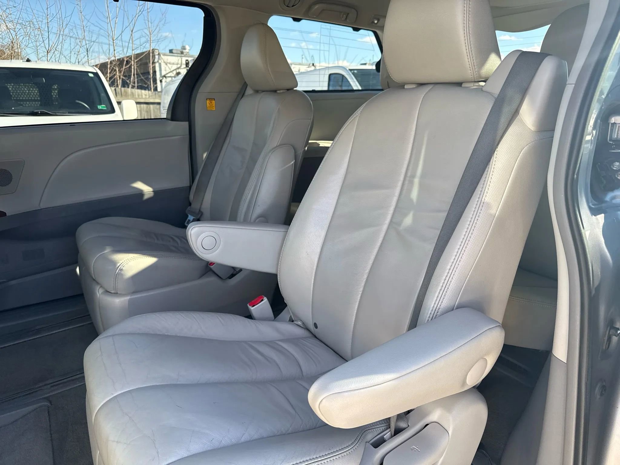 Used 2012 Toyota Sienna Limited image 52