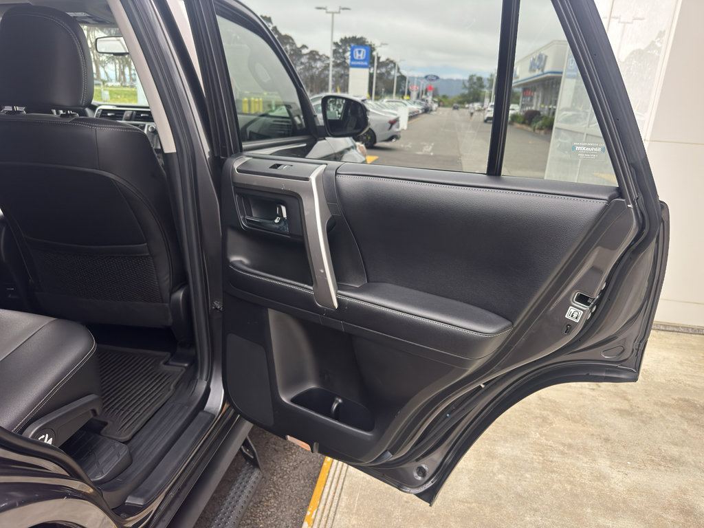 Used 2018 Toyota 4Runner SR5 Premium AWD/4WD image 16