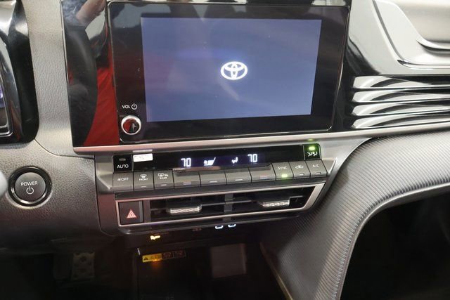 Used 2025 Toyota Camry SE image 22