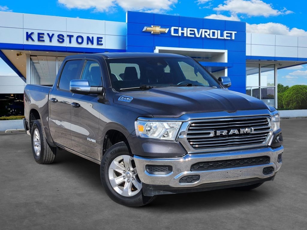 Used 2023 RAM 1500 Laramie AWD/4WD image 1