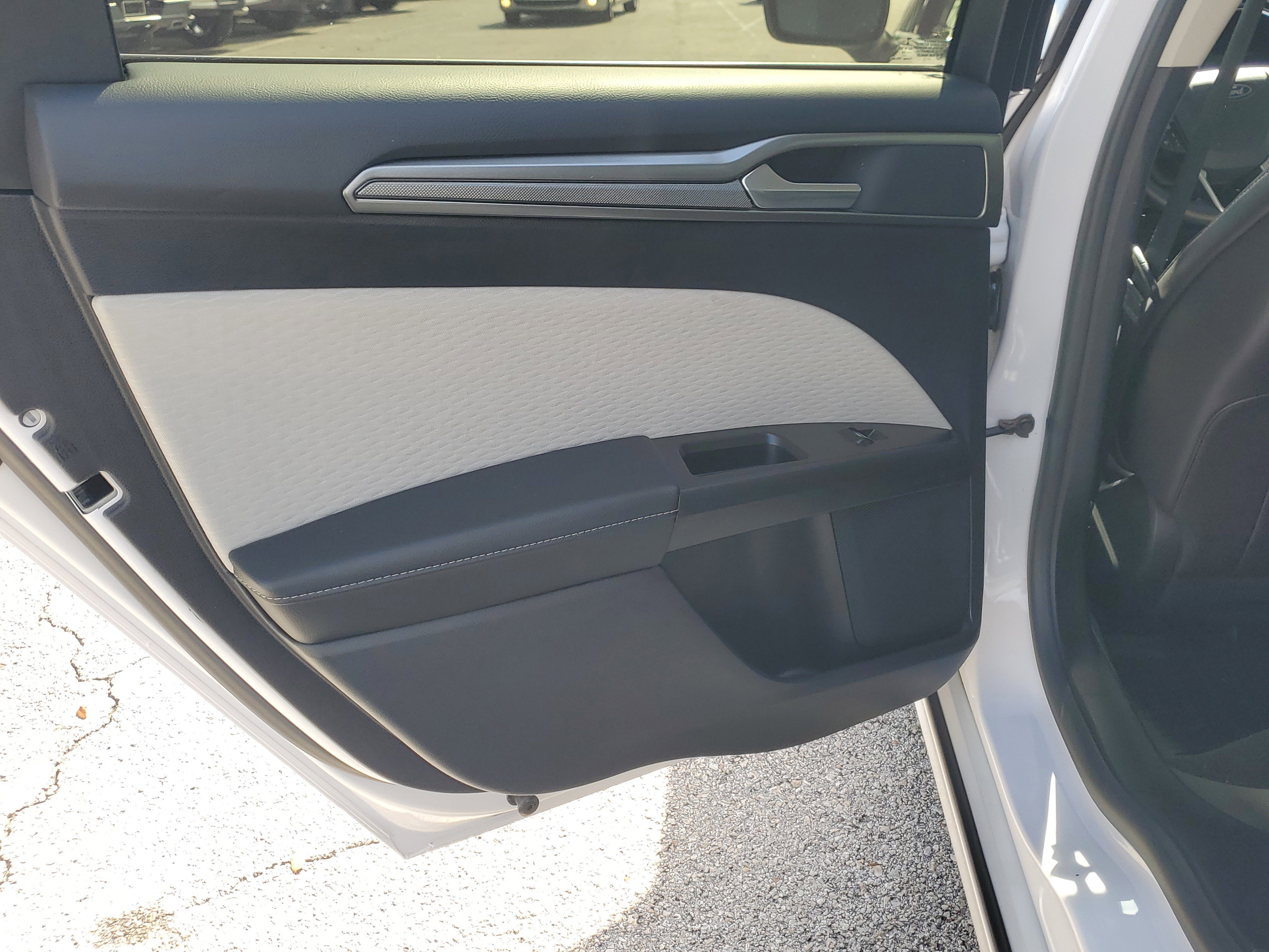 Used 2019 Ford Fusion SE w/ Equipment Group 151A image 12