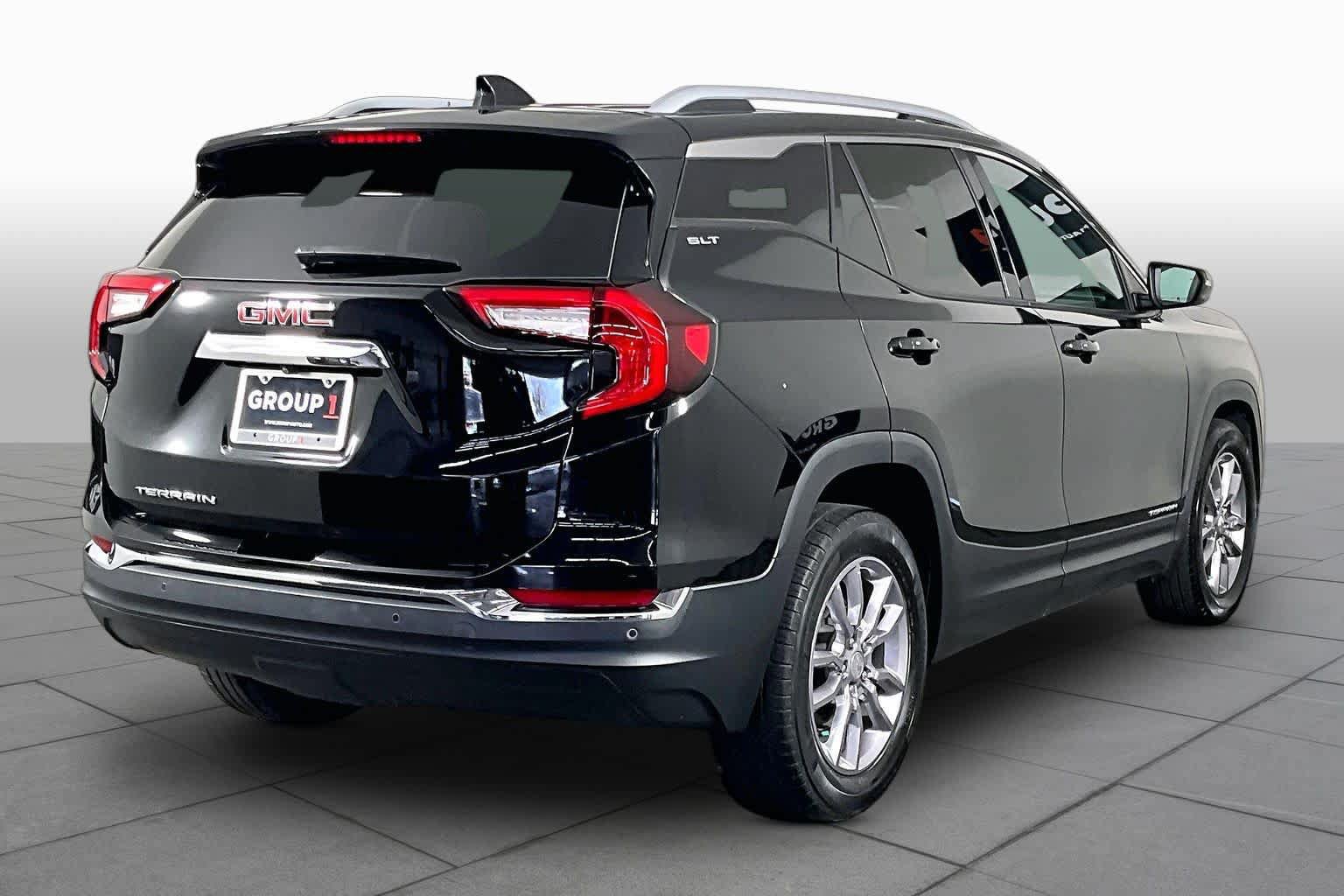 Certified 2024 GMC Terrain SLT FWD image 13