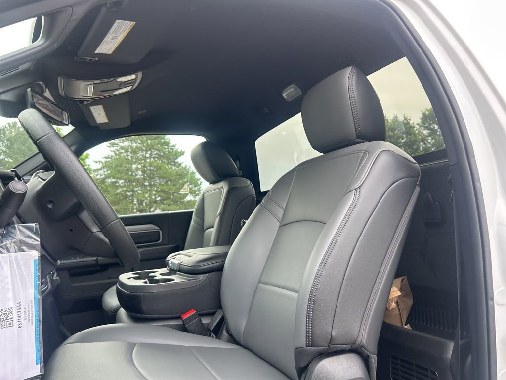 New 2025 RAM 5500 Tradesman AWD/4WD image 10