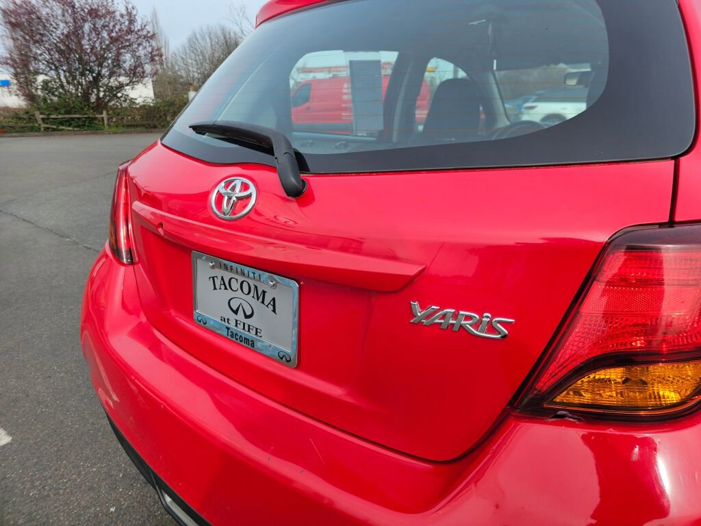 Used 2015 Toyota Yaris L image 17