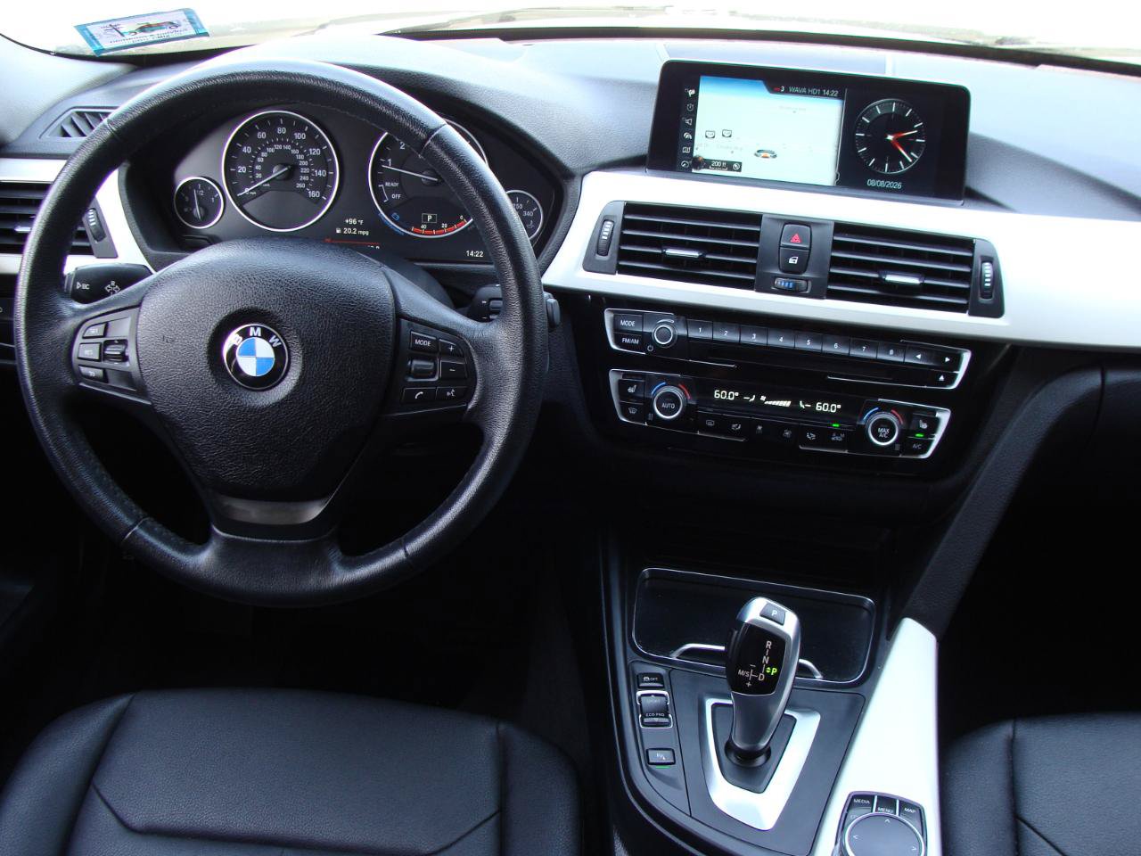 Used 2017 BMW 320i xDrive Sedan AWD/4WD image 9