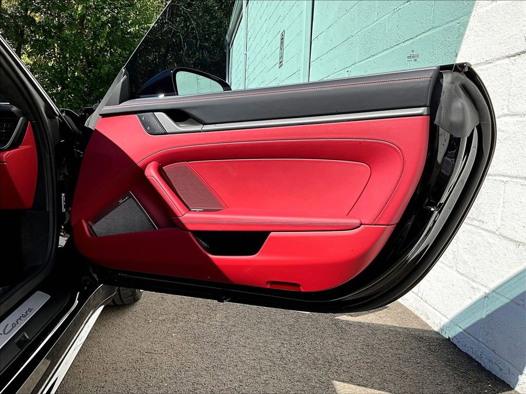 Certified 2025 Porsche 911 Carrera image 29