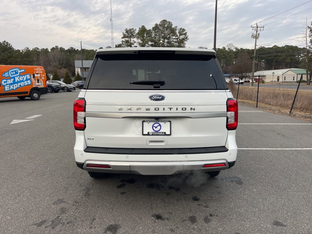 Certified 2024 Ford Expedition XLT image 6