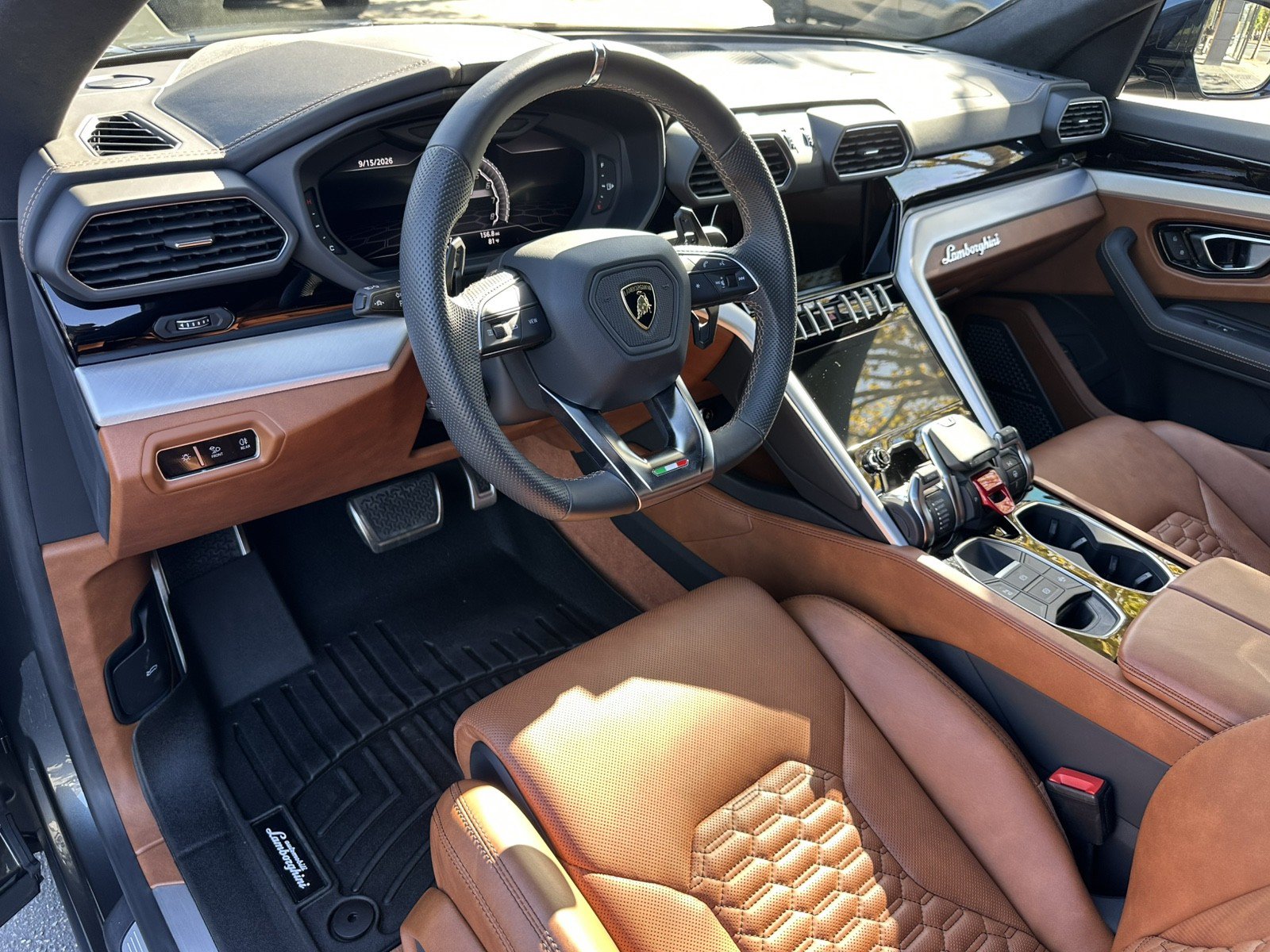 Used 2020 Lamborghini Urus AWD/4WD image 19