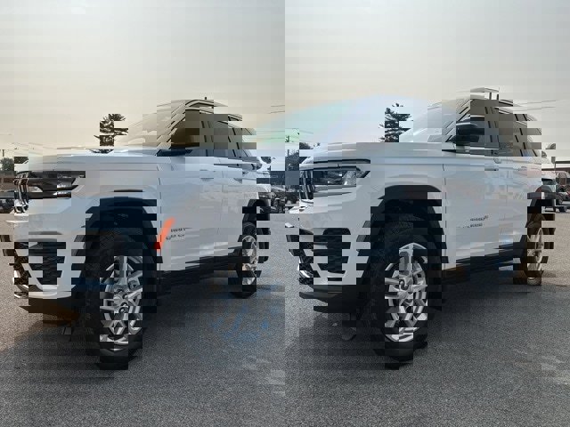 New 2025 Jeep Grand Cherokee Laredo X image 1