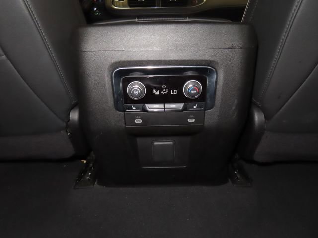 Used 2024 Chevrolet Suburban Premier image 28