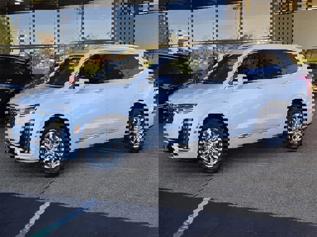 New 2025 Cadillac XT6 Luxury