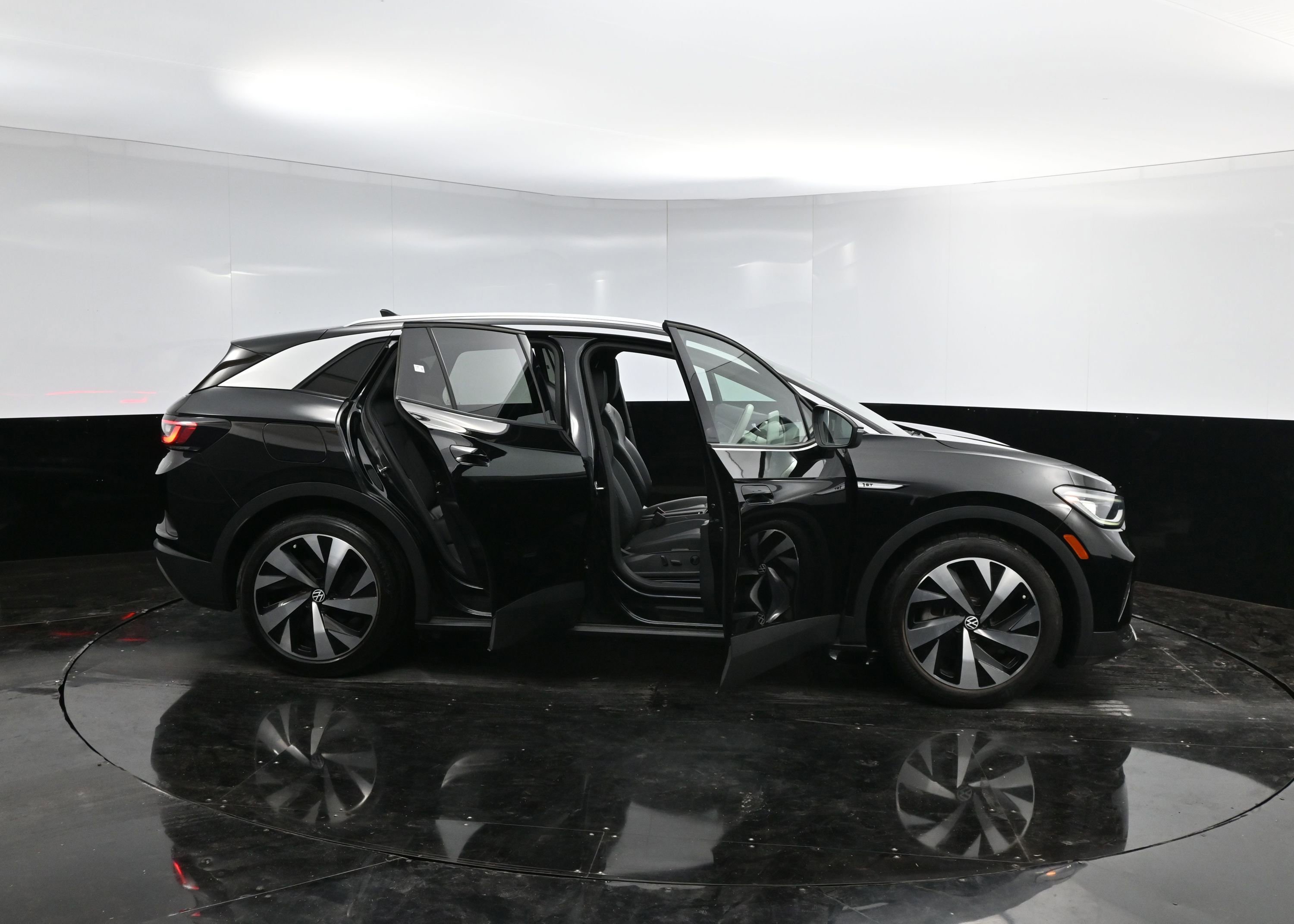 Used 2021 Volkswagen ID.4 1st Edition w/ ID.4 Protection Package image 36