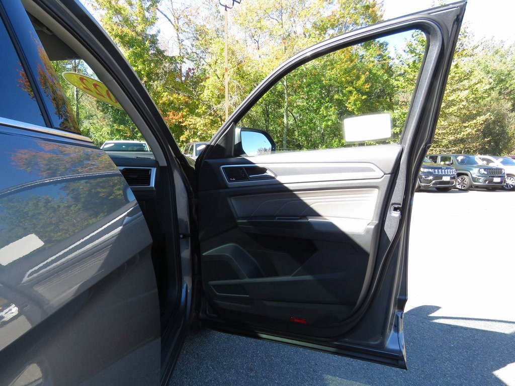 Used 2022 Volkswagen Atlas SEL Premium image 13