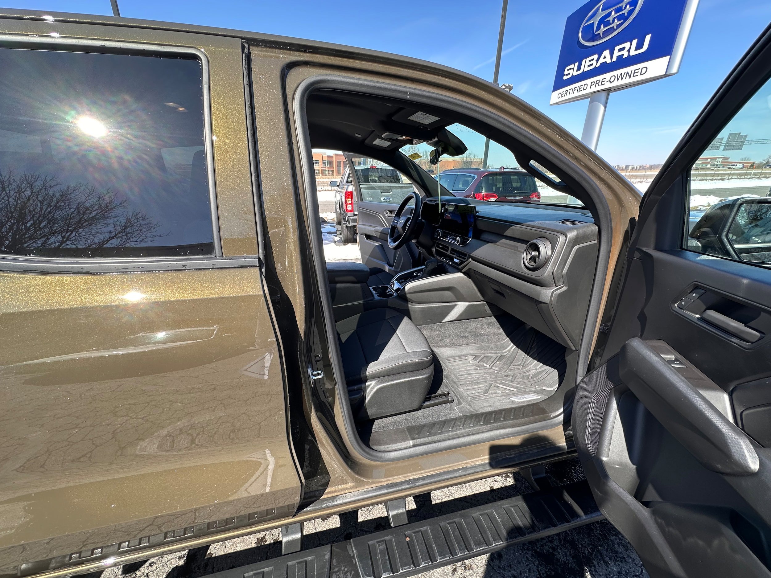 Used 2024 Chevrolet Colorado Trail Boss w/ Technology Package image 16