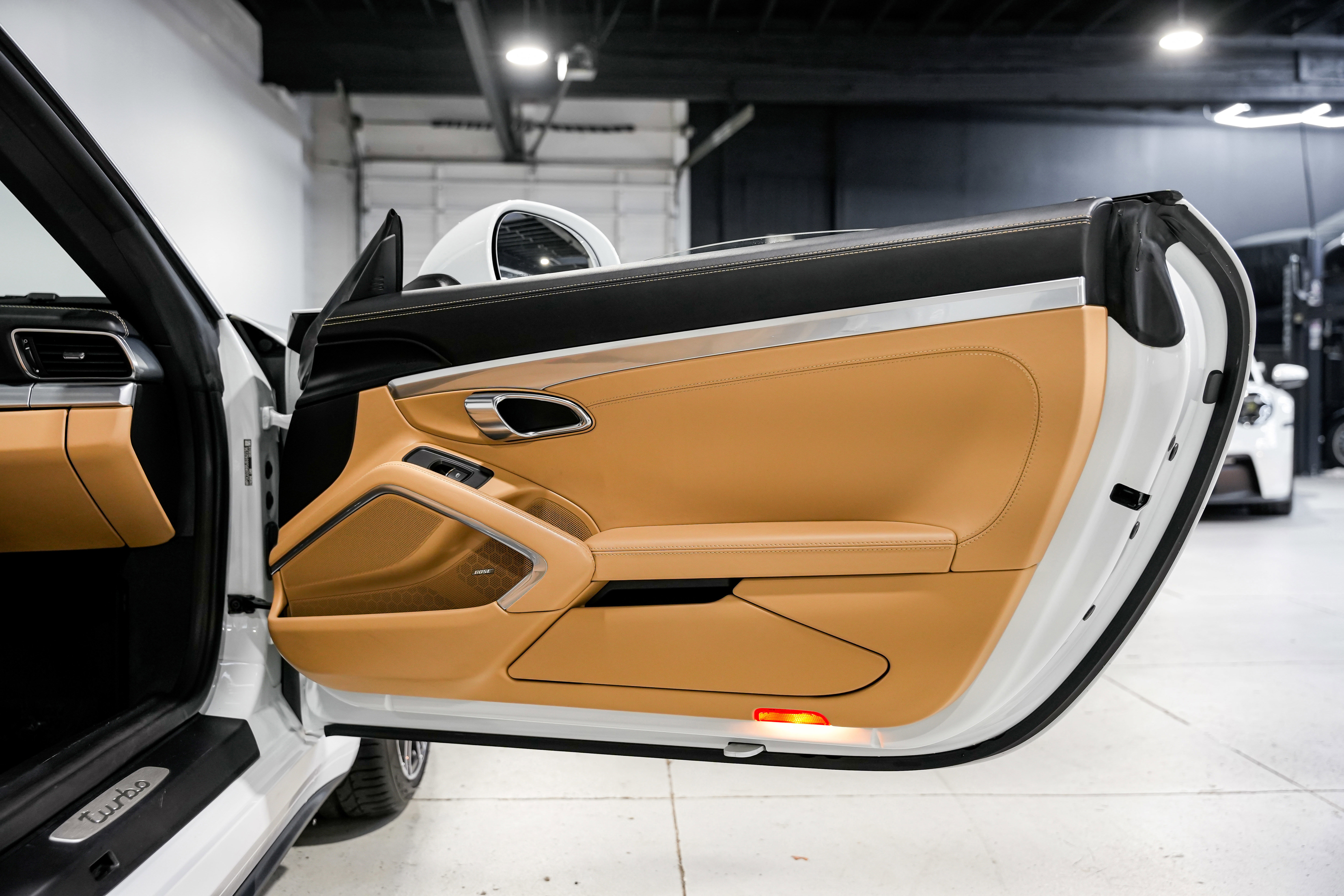 Used 2018 Porsche 911 Turbo image 27